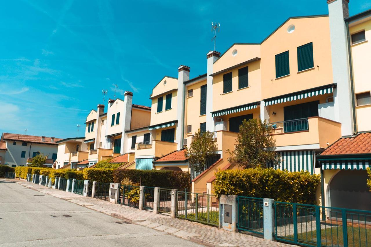Villetta A Schiera Orchidea Eraclea Mare Bagian luar foto