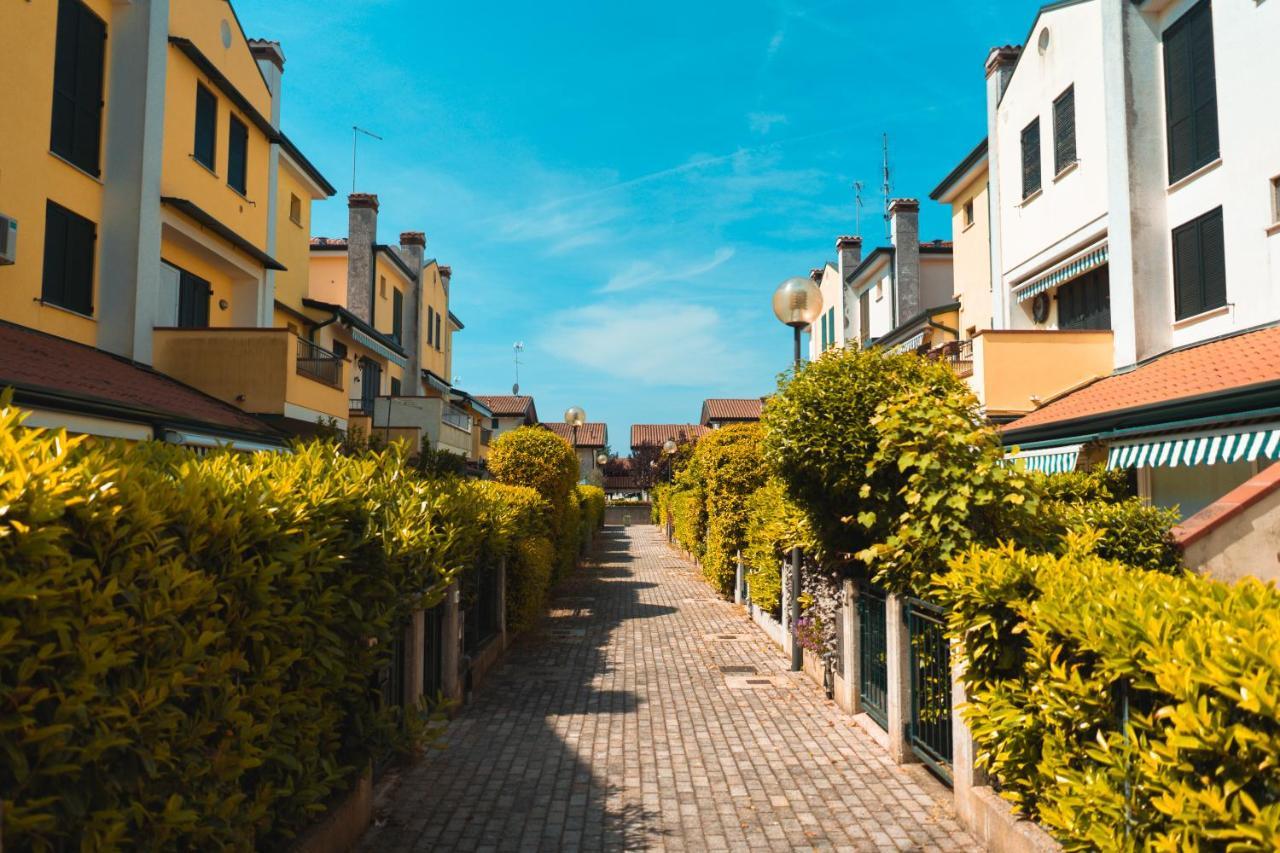 Villetta A Schiera Orchidea Eraclea Mare Bagian luar foto